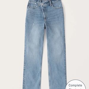 Abercrombie & Fitch The 90s Straight Ultra High Rise Jean